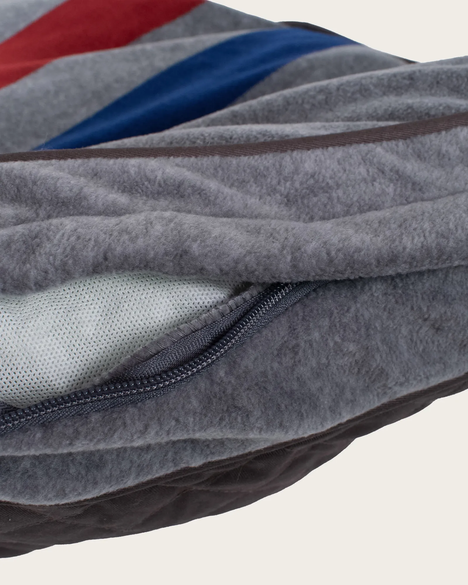 Pendleton CABIN STRIPE PET BED - NAPPER GREY MULTI Fashion