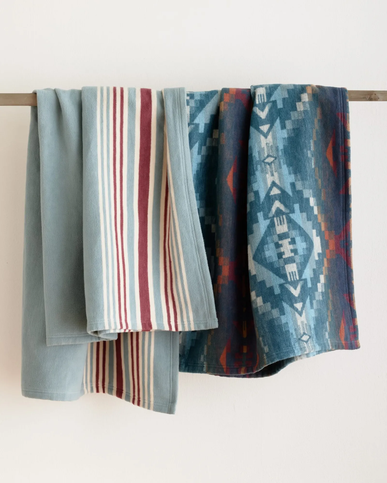 Pendleton CARICO LAKE/STRIPE ORGANIC COTTON THROW GIFT PACK ONE SIZE Hot