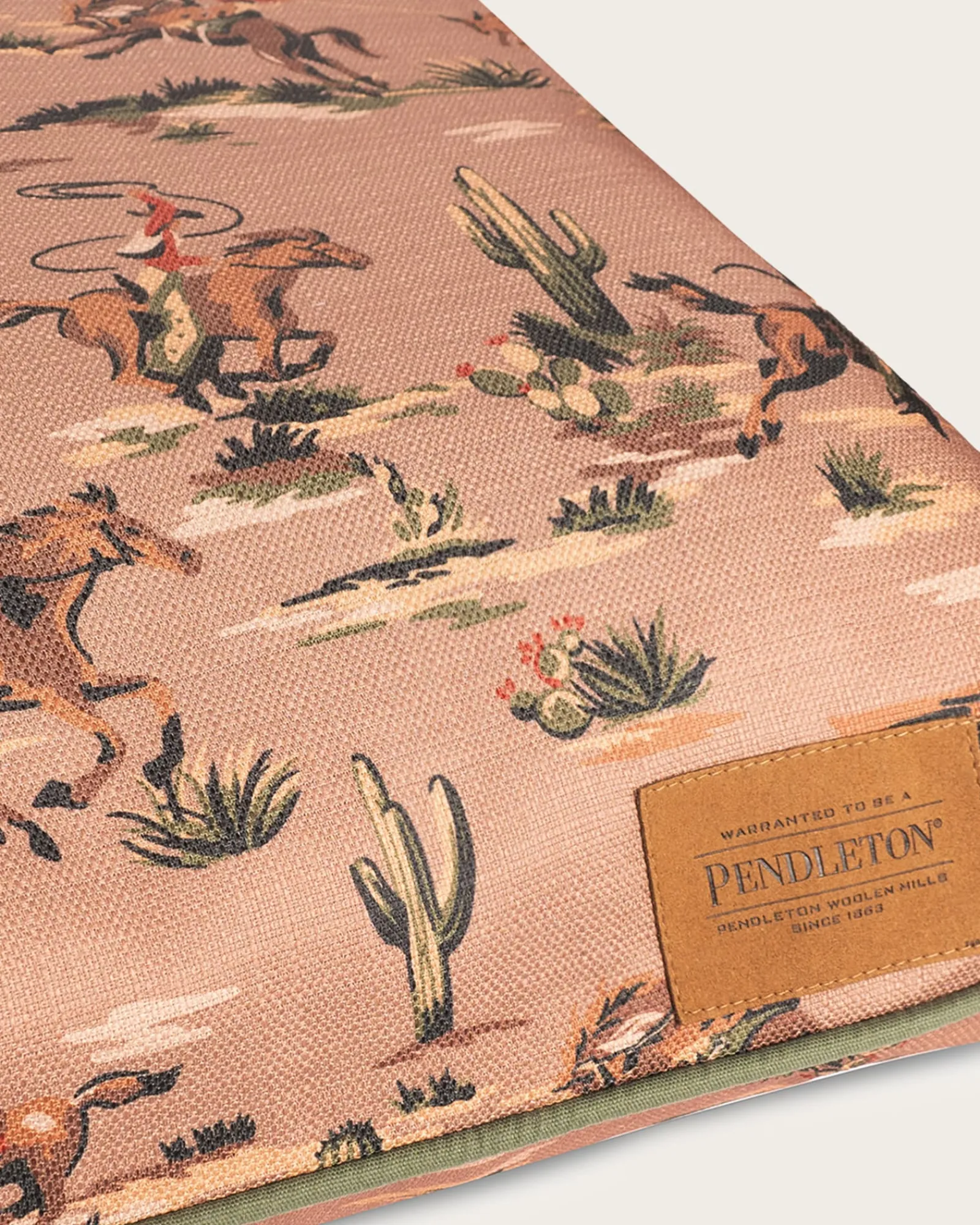 Pendleton COWBOY PLAINS ALL SEASON PET BED - NAPPER TAN COWBOY PLAINS Discount